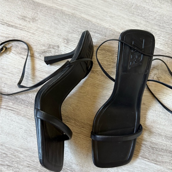 Zara Elegant Black Heeled Sandals - Picture 1 of 2